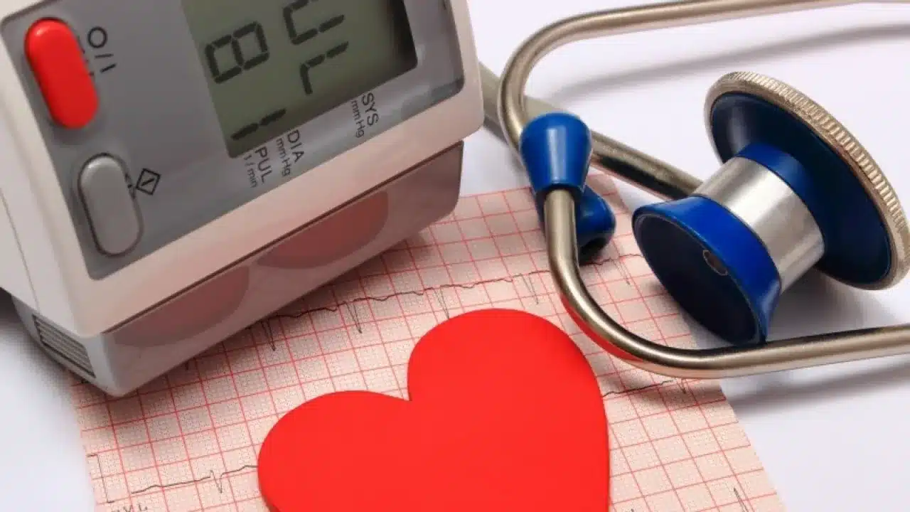 povi-eni-krvni-pritisak-e1462978748398