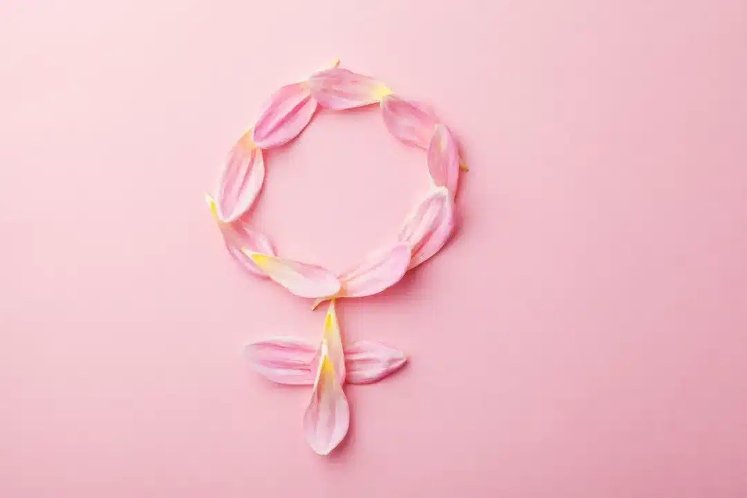 Gender,Venus,Symbol,Made,Of,Beautiful,Flower,Petals,On,Candy